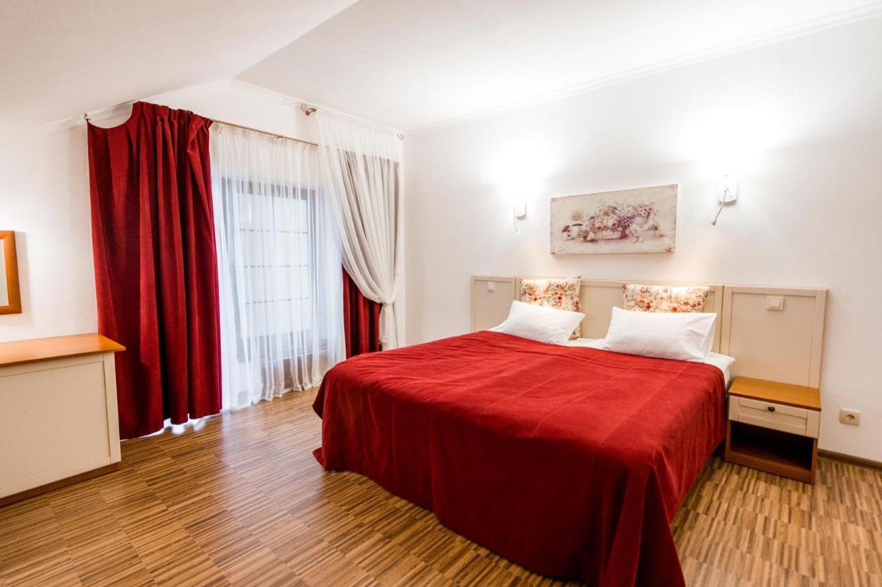Hotel Veselyj Zajets Pirnove Exterior foto